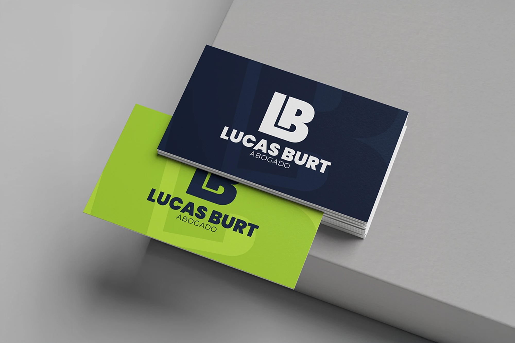 Lucas Burt - Abogado